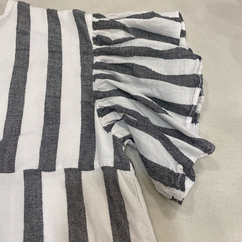 Who‎ What Wear Striped Ruffle Dress size Small Gray White Lace Up - Picture 3 of 11